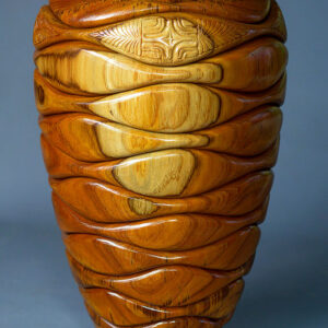 Vase ondulé en bois de Teck